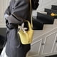 thumbnail image 3 of Nueva versión coreana 2025 de un bolso de cubo portátil de nicho, bolso bandolera popular de moda para mujer, bolso de hombro versátil para desplazamientos diarios., 3 of 5