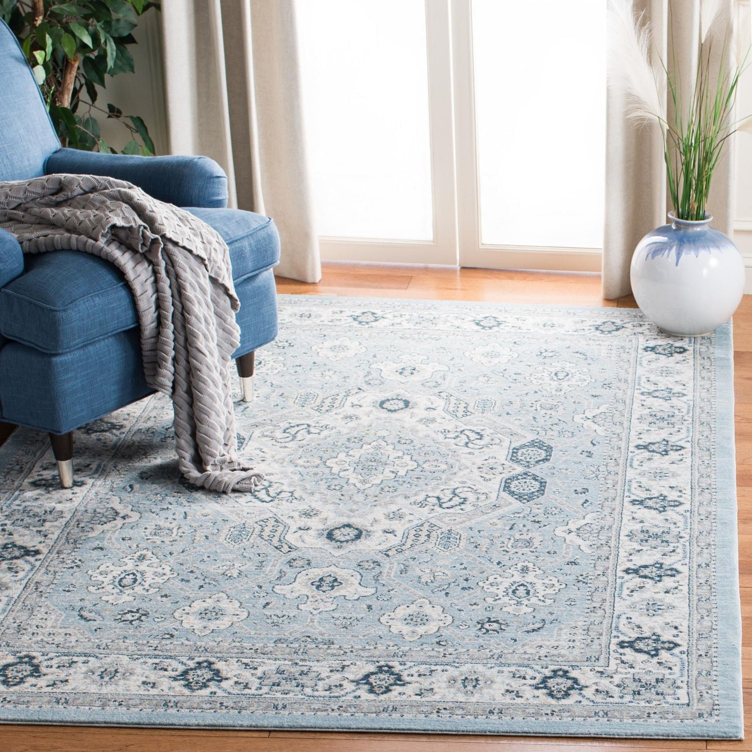 SAFAVIEH Isabella Zander Floral Bordered Area Rug