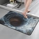 thumbnail image 4 of Felpudo de entrada con efecto visual estereoscópico | Felpudo antideslizante y absorbente | Felpudo resistente a la suciedad para interiores y exteriores, ideal para el hogar, el baño y la cocina., 4 of 6