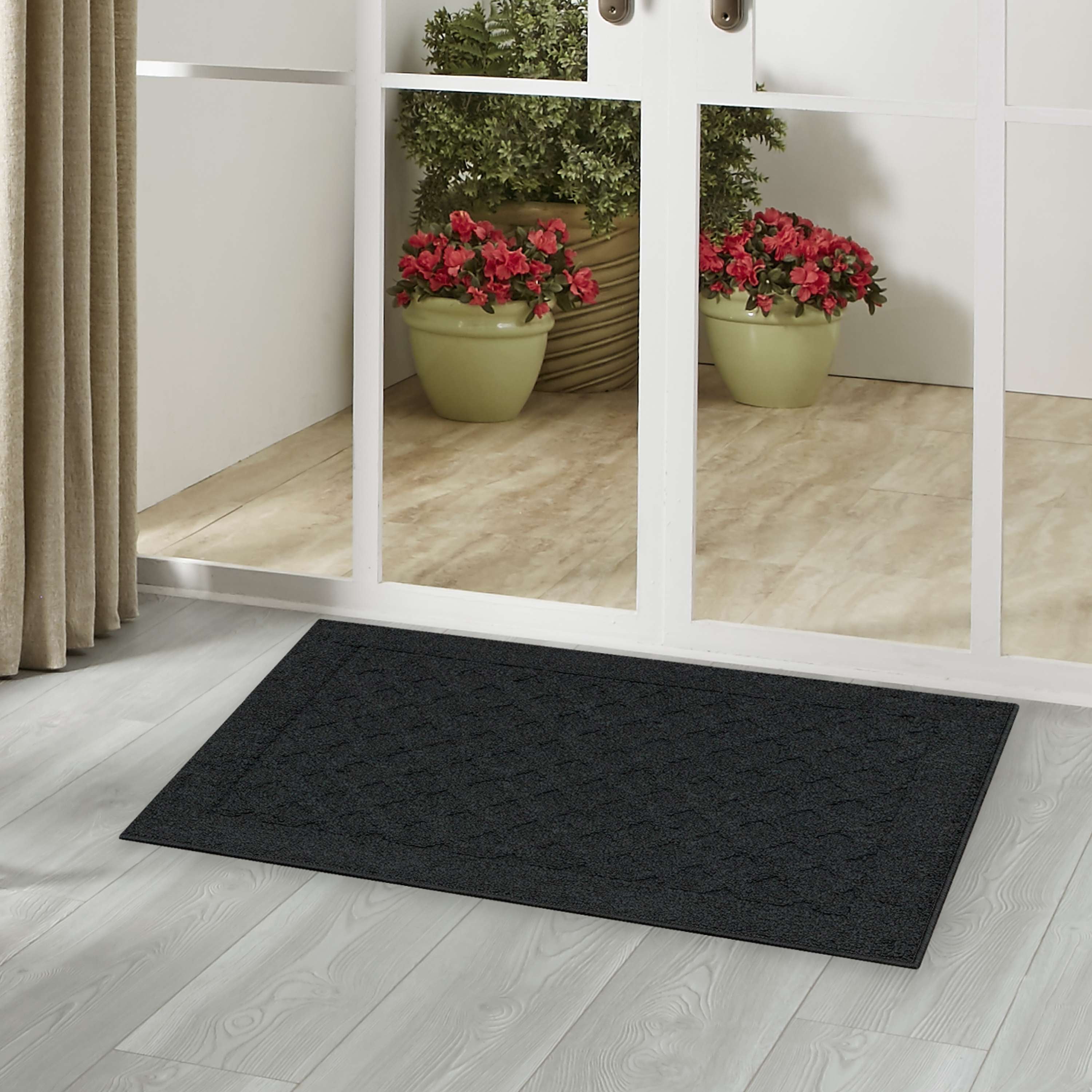 (2 pack) Mainstays Dylan Solid Diamond Olefin Black Indoor Accent Rug, 1'8"x2'6"
