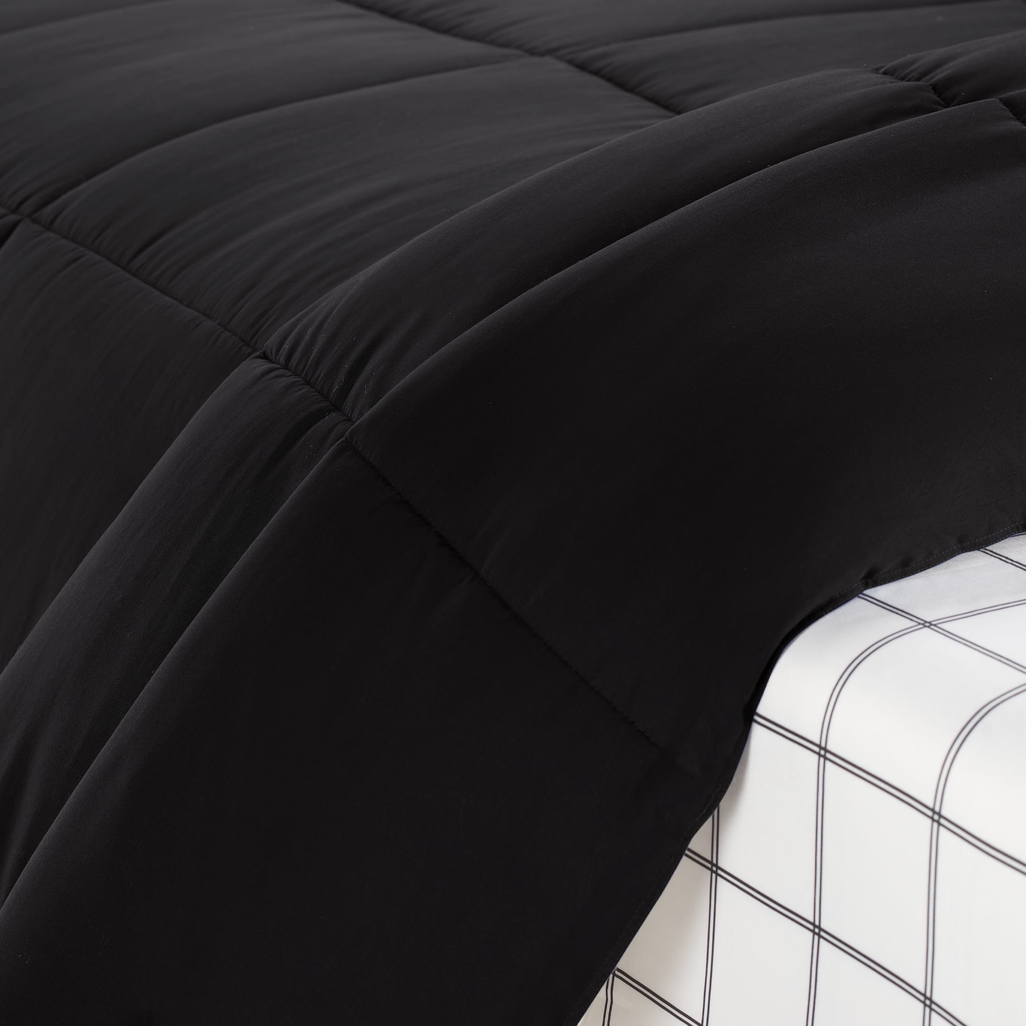 Serta Simply Clean 5-Piece Black Reversible Bed in a Bag, Twin/Twin XL