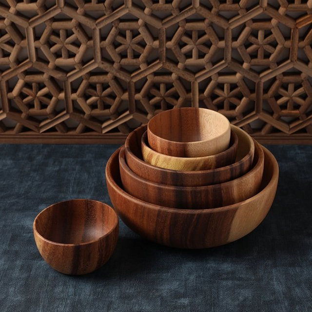 Cuenco de madera de acacia con logotipo grabado Cuenco grande de madera para hotel Cuenco para ensalada espesa