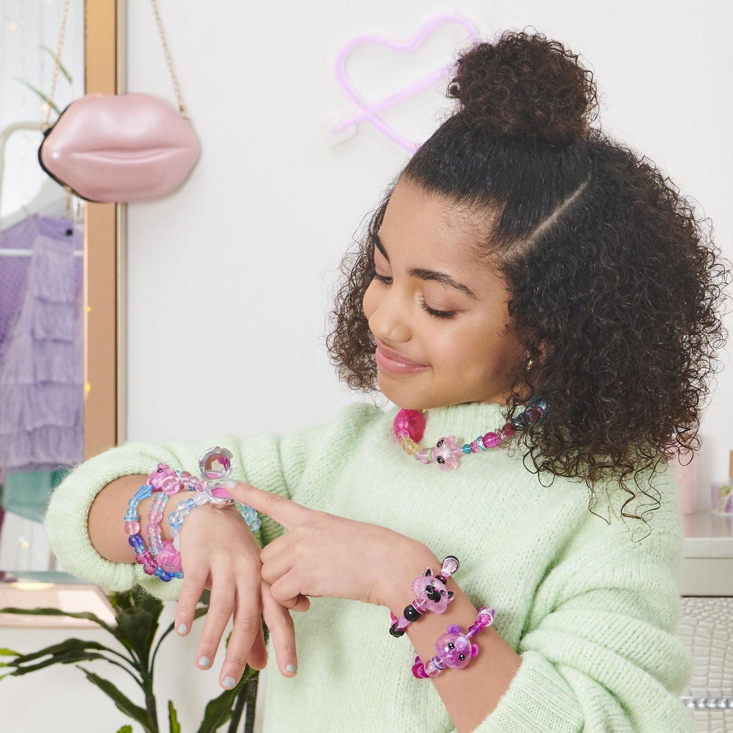 Twisty Petz Beauty, Série 6, Bracelet à collectionner Blinglivia Alpaca avec vernis à ongles, pour les enfants à partir de 4 ans