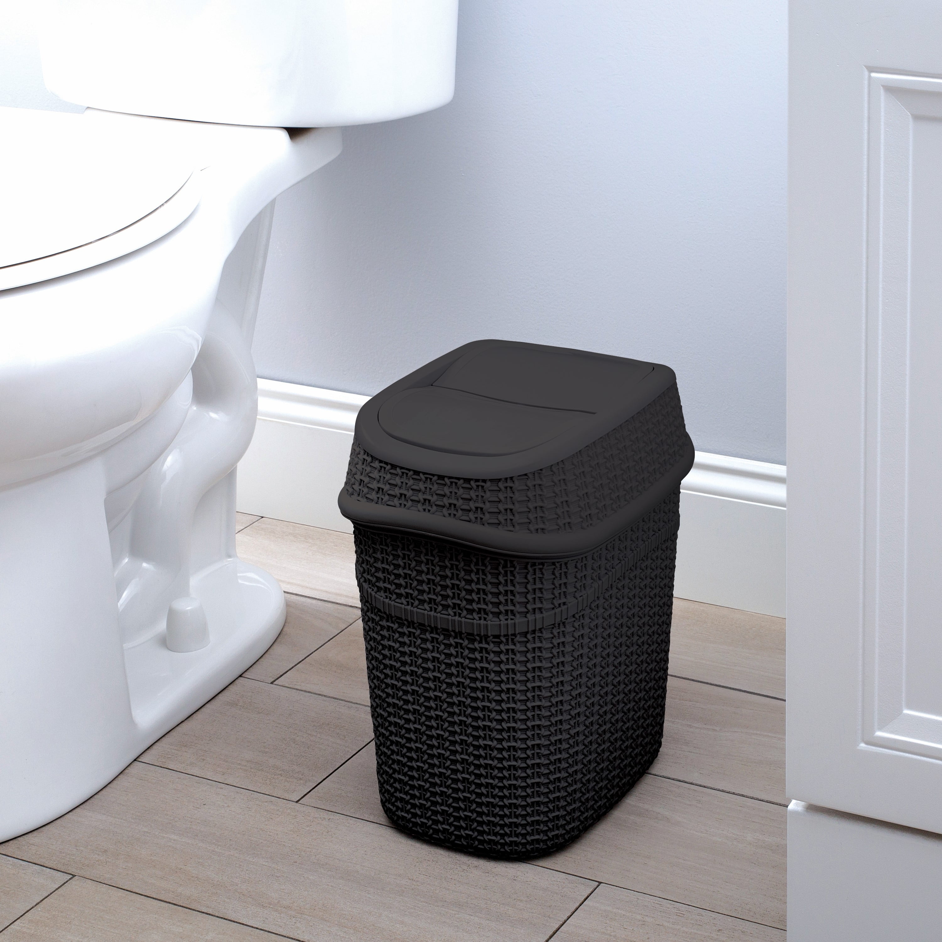 Bath Bliss 2.5 gal Sailor Knot Plastic Swing Top Bathroom Trash Can, Matte Black