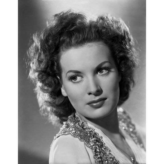 Maureen O'Hara Close Up Portrait Looking Away at the Camera Photo Print (8 x 10)
