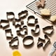 thumbnail image 2 of Juego de cortadores de galletas navideñas - Moldes para galletas de temporada, 2 of 5