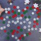 thumbnail image 4 of 50 piezas/juego de artesanías de madera mezcladas con copos de nieve rojos, blancos y verdes, astillas de madera ahuecadas, decoraciones creativas para el hogar de Navidad, 4 of 5