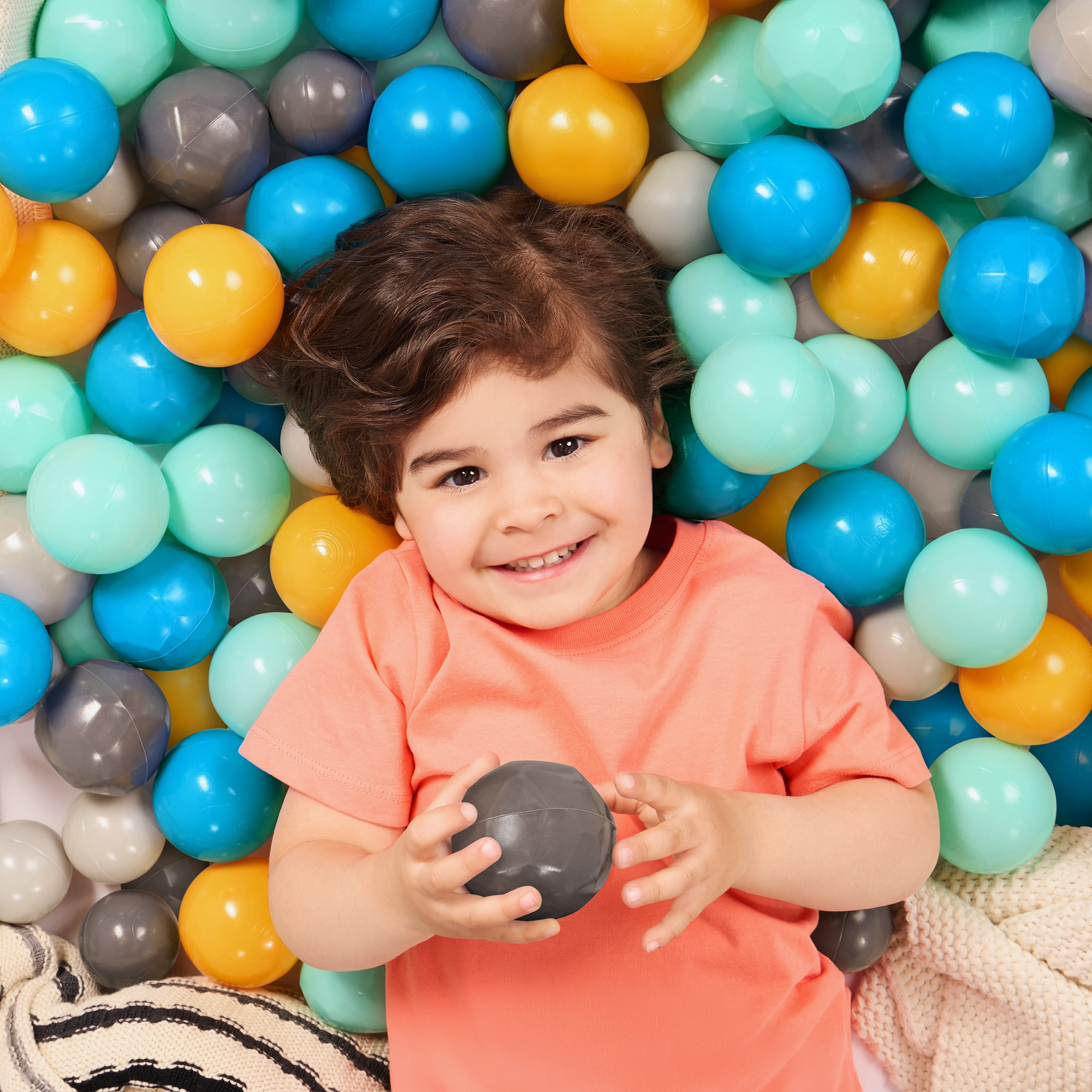 Battat Bag of Balls Build City 100 Plastic Play Balls for Ball Pit with Reusable Storage Bag for 12  Months +