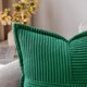 thumbnail image 2 of Fundas de almohada de pana verde esmeralda navideñas de 45 x 45 cm con empalme, 2 of 4