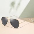 thumbnail image 2 of Gafas de sol polarizadas Gafas de marco de metal Estilo simple (marco de película gris) Oro, 2 of 5