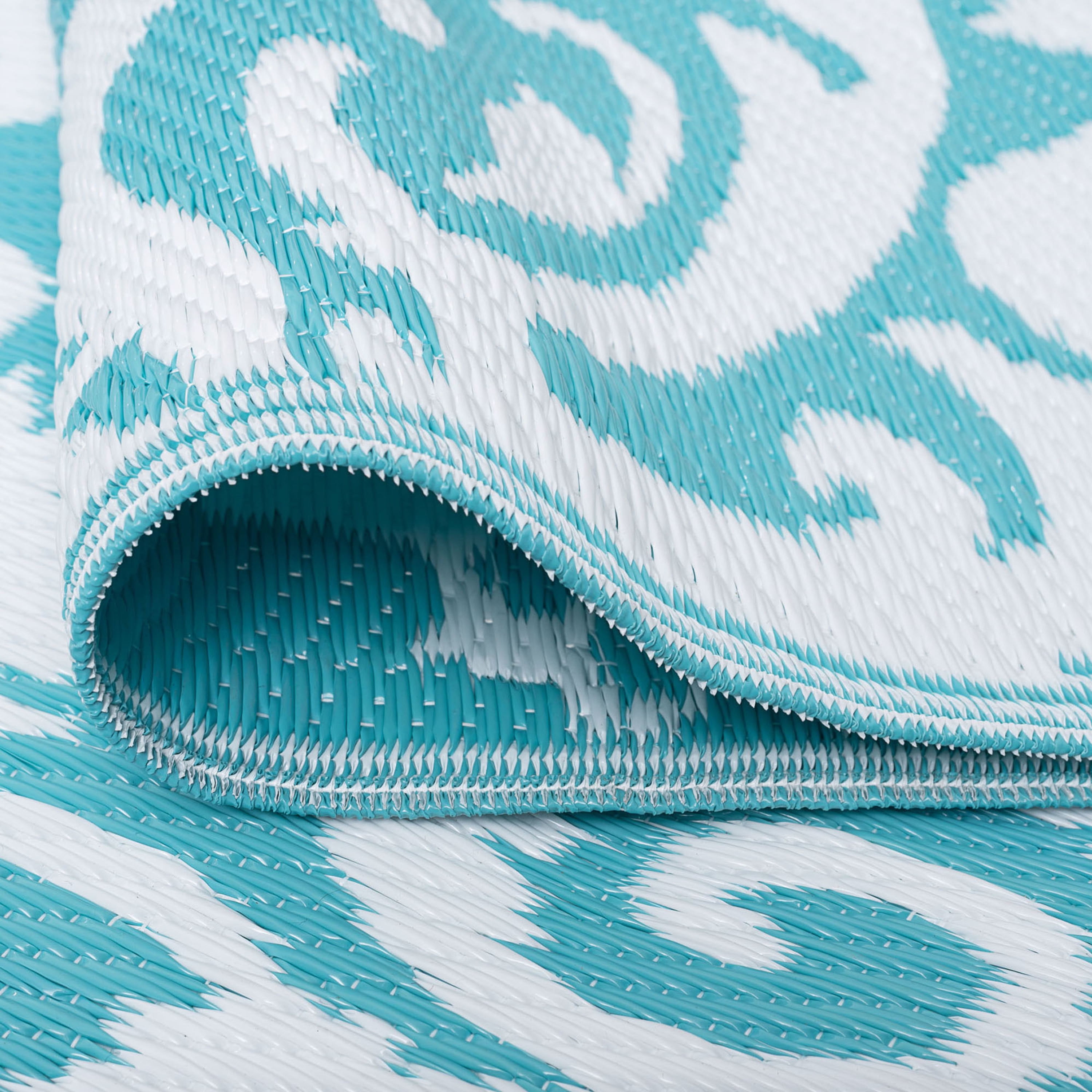 8x10 Reversible Aqua and White Polypropylene Outdoor Scroll Area Rug