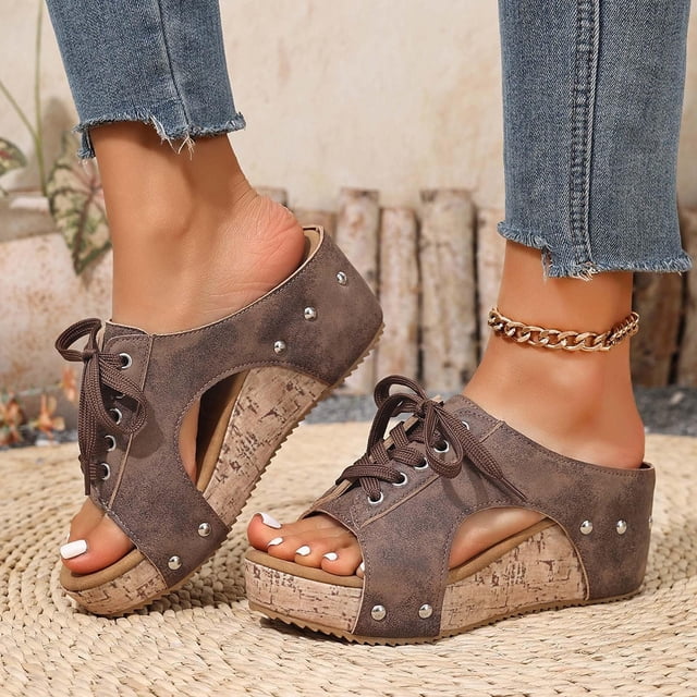 HTHLVMD Sandales Compensées en Liège avec Décor de Rivets pour Femmes, Sandales Orthopédiques Confortables pour Femmes, Été, Marron 6.5