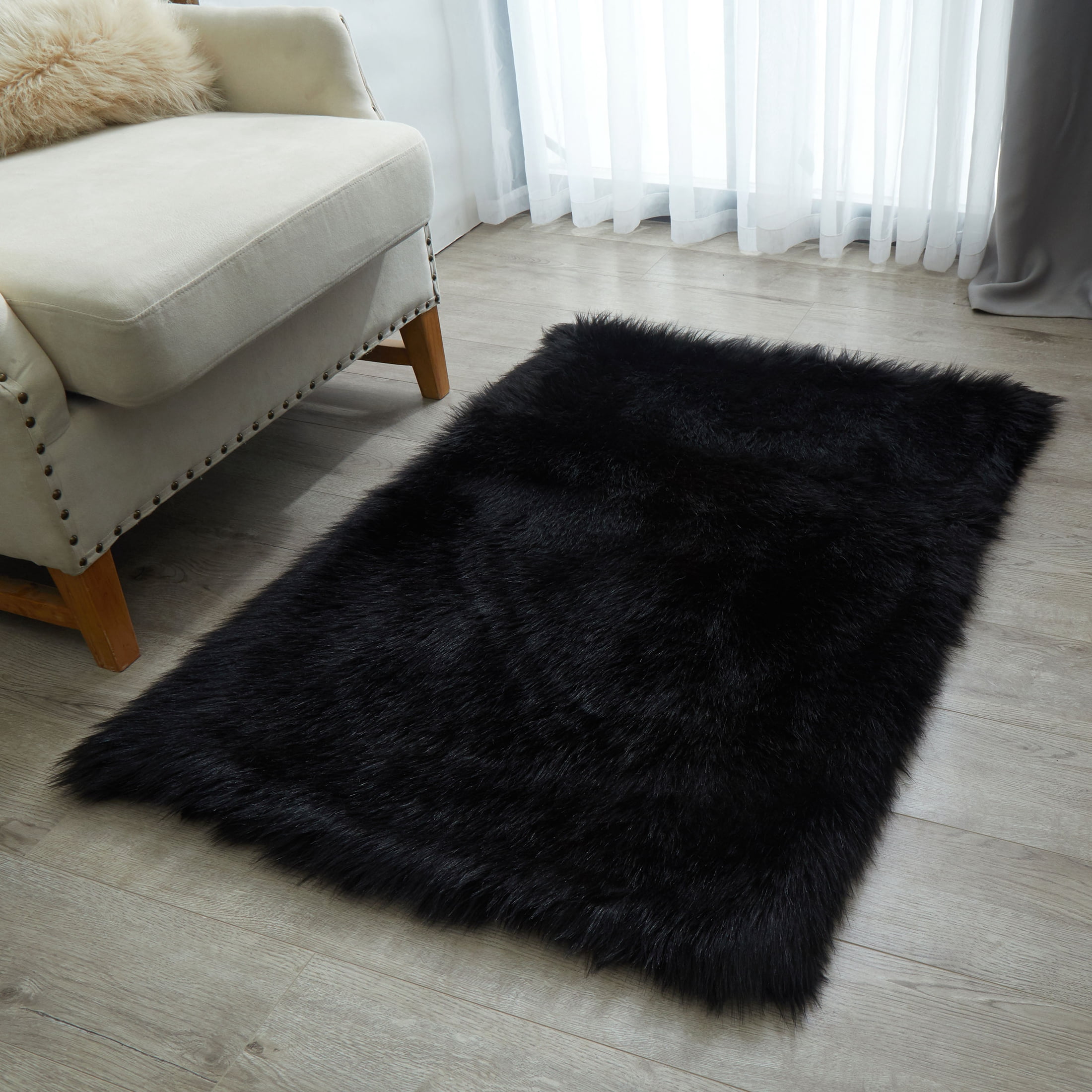 Mainstays Black Faux Fur  Non-Skid Fluffy Floor Rug for Living Room, 30"x46"