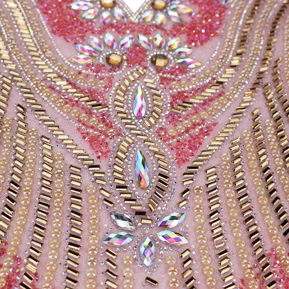 Large Hot Fix Rhinestones Applique Crystal Iron on Patches Trimming Embellishment for Party Dress Clothes Decorated 1 Piece
