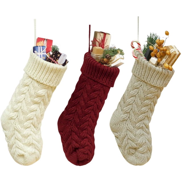 Paquete de 3 medias clásicas de punto de Navidad de 18.0 in para colgar decoraciones navideñas blancas, rojas y grises. Xemadio WRJM-427