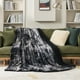 thumbnail image 5 of Manta de piel sintética Sherpa de Blanket Bedsure, cálida y acogedora, 130 x 150 cm, 5 of 6