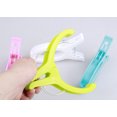 thumbnail image 2 of Clips para toallas de playa Clips para sillas Toallero para sillas de piscina en crucero - Abrazaderas de plástico para colgar edredones para ropa, 16 piezas, color Radom Sincero Hogar, 2 of 9