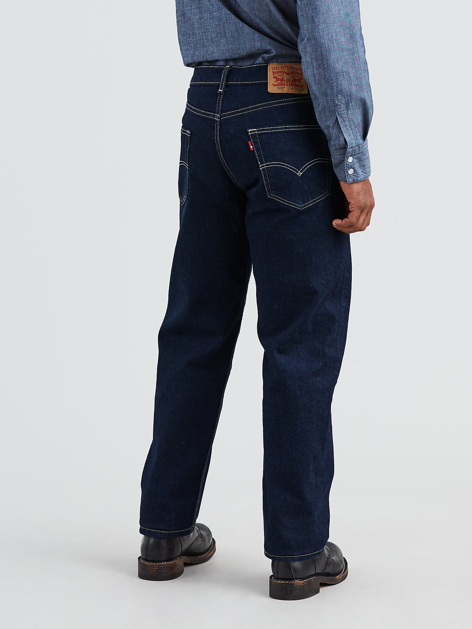 does walmart sell levis 550