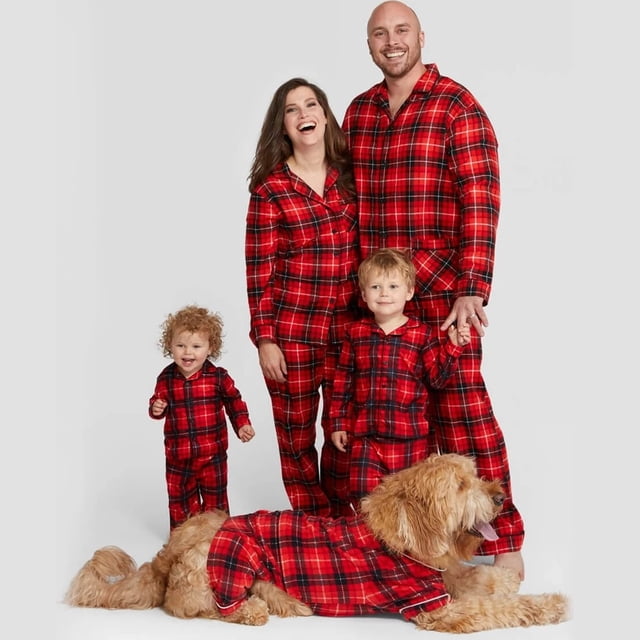 2023 New Family Christmas Pajamas Set Red Plaid Pattern 2 Pieces Suit Sleepwear Mom Dad Kids Matching Outfits Xmas Look Pyjamas