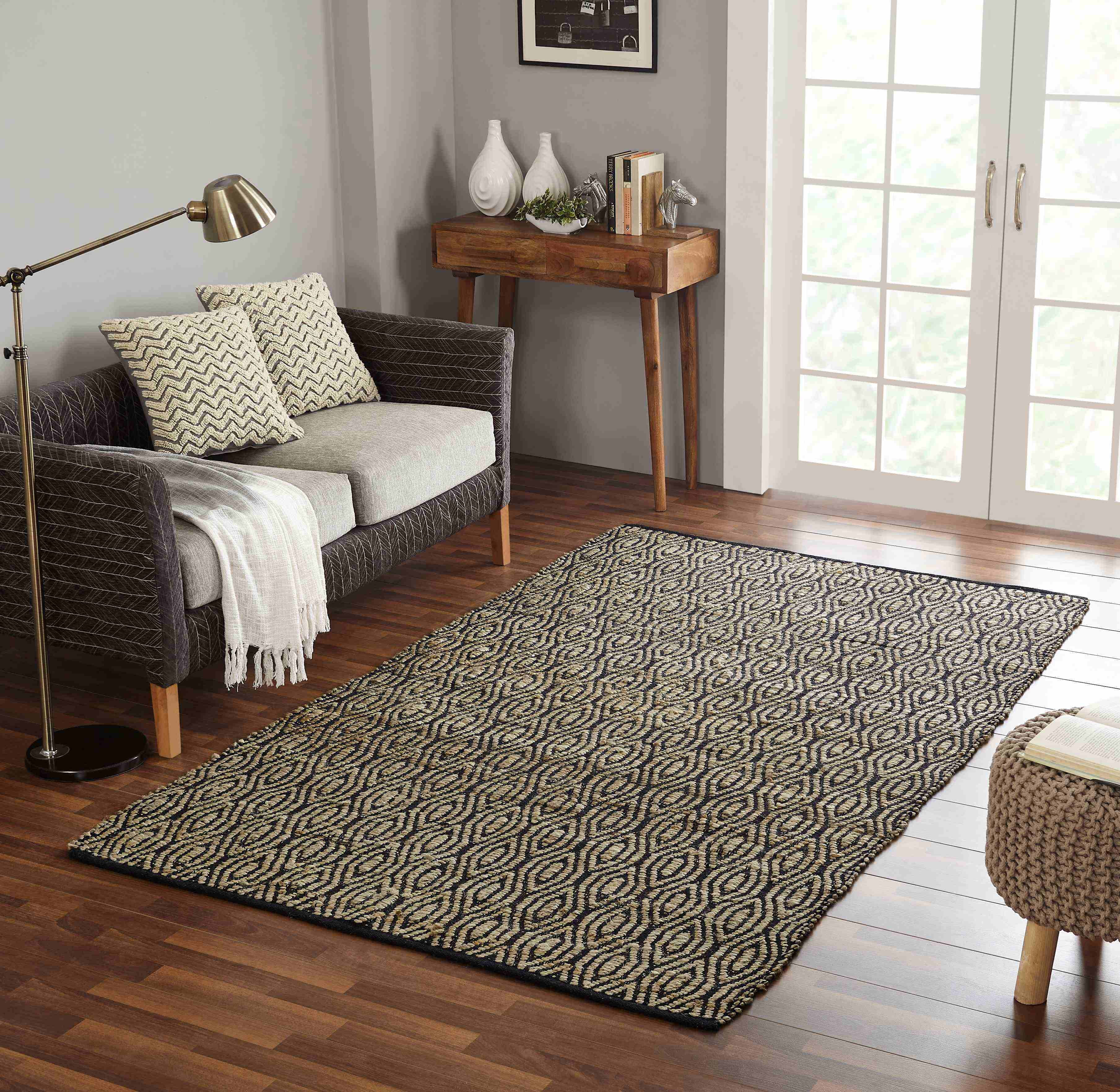 Chesapeake SunnyVale Black Area Rug (5'x7')