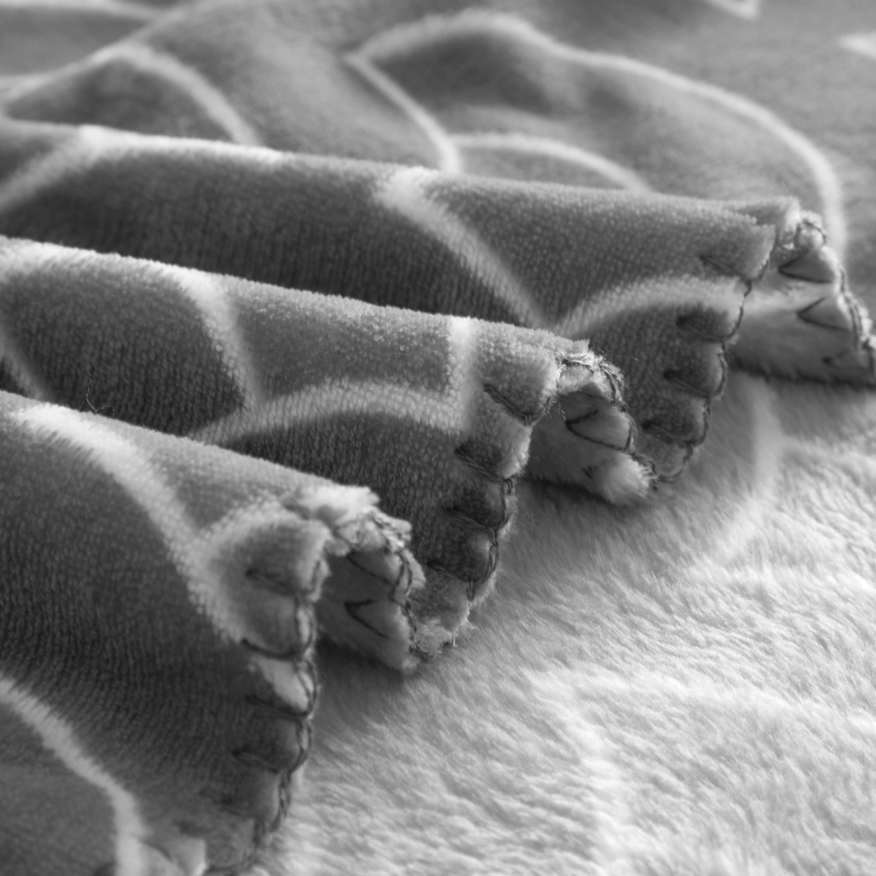 Mainstays Super Soft Plush Throw Blanket, 50" x 60", Grey Cream Geo