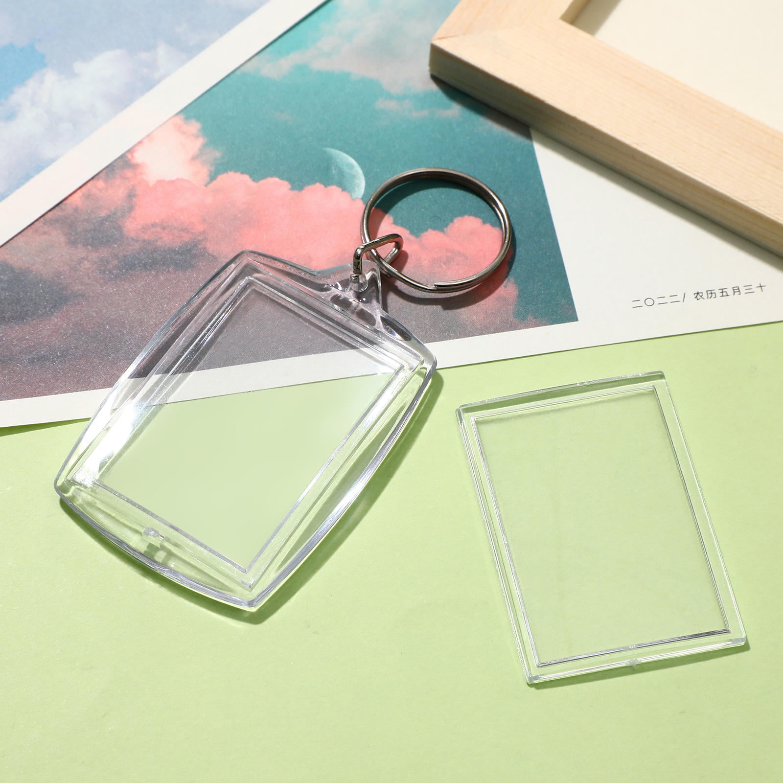 CRAFTHROU 10Pack Clear Picture Frame Keychain Tiny Photo Holder Keychain Gifting Occasions Family