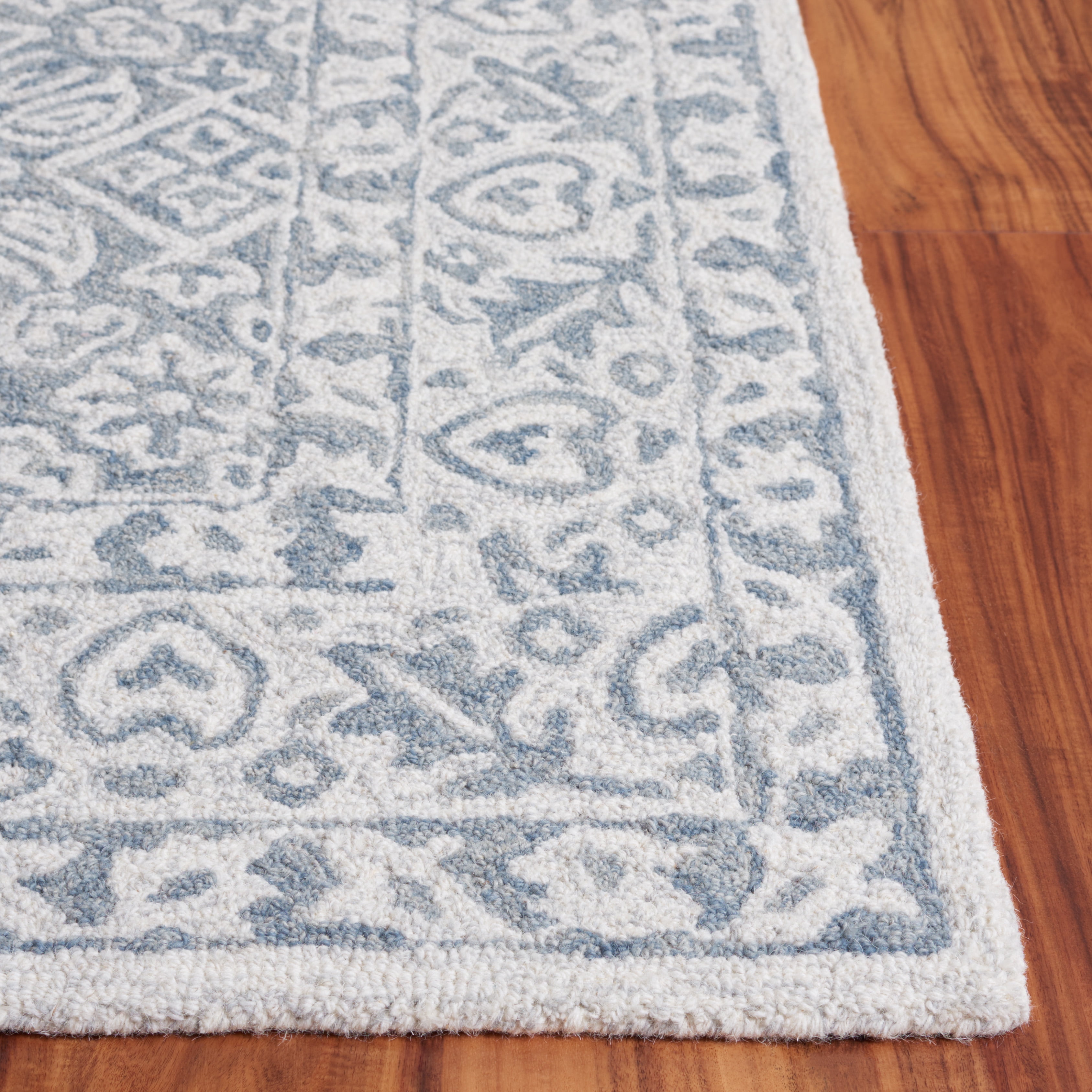 Safavieh Dip Dye Felicia Floral Area Rug, Gray/Ivory, 3' x 5'