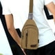 thumbnail image 1 of Bolso bandolera de lona para hombre, estilo informal, deportivo, para trabajo, para obras de construcción. Resistente, ajustable, portátil, impermeable, de alta resistencia, para actividades, 1 of 7