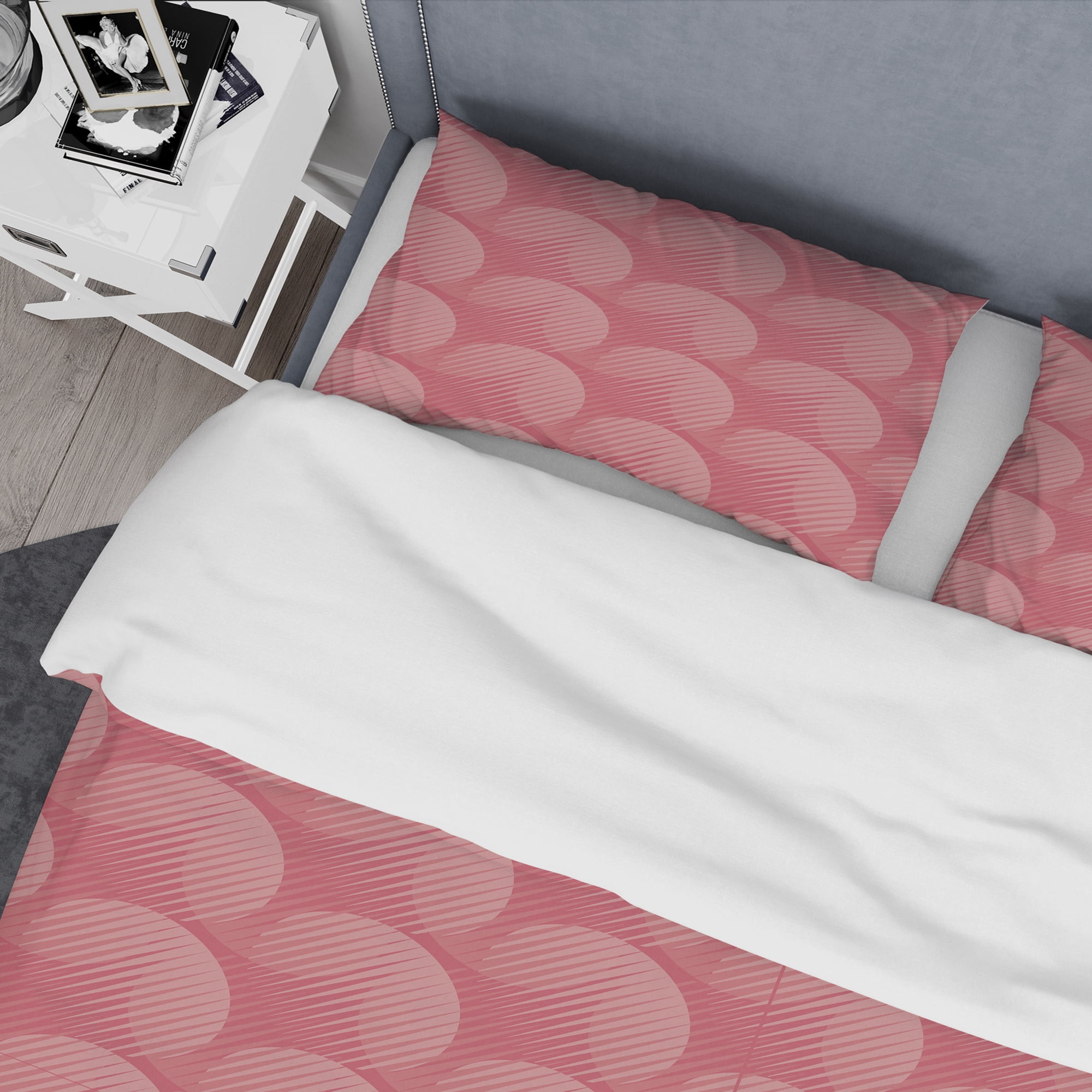 Designart 'Coral Round Geometrical ' Mid-Century Modern Duvet Cover Set