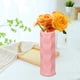 thumbnail image 1 of Jarrón decorativo de plástico para flores | Diseño geométrico moderno | Acabado imitación ratán y porcelana | Decoración versátil para el hogar y la oficina | 19 cm de alto, 1 of 6