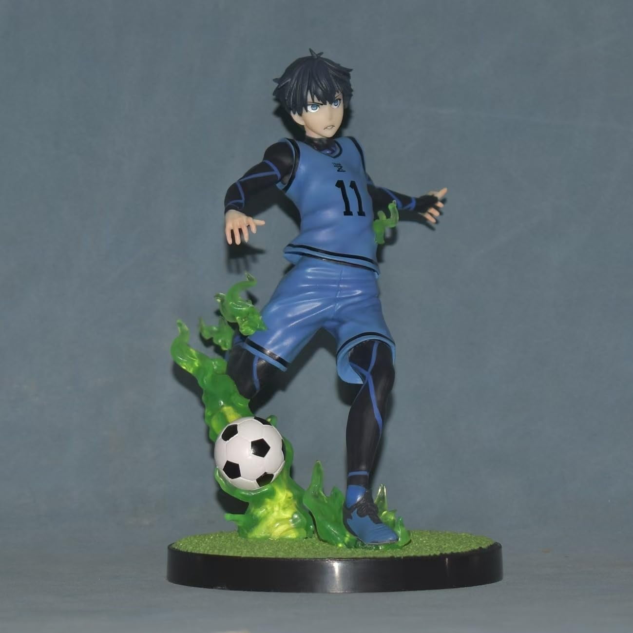 Newly Nagi Nagisoma Figure Isagi Yoichi‌‌ Figure Playng Soccer Sport Suit Anime Figures PVC Character Action Model Figure Statue Decoration Ornament Gifts (Isagi)