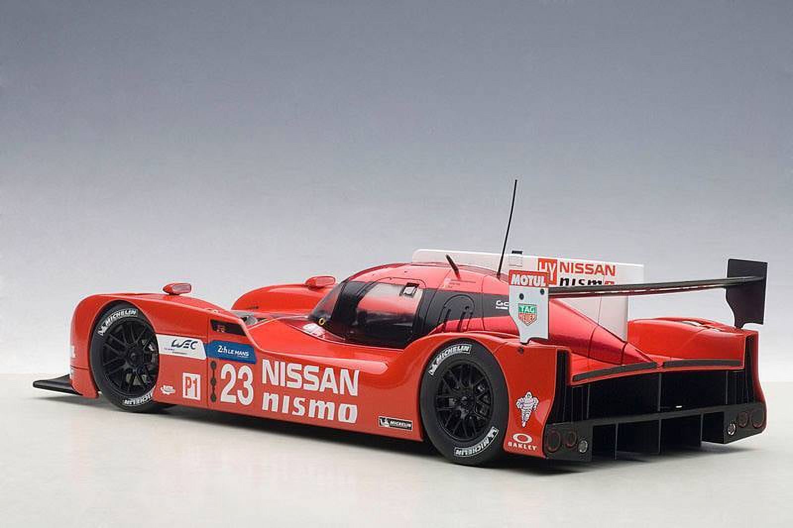 オートアート1/18　NISSAN GT-R LM NISMO Nissan GT-R LM Nismo Lemans 2015 O. Pla, J. Mardenborough, M