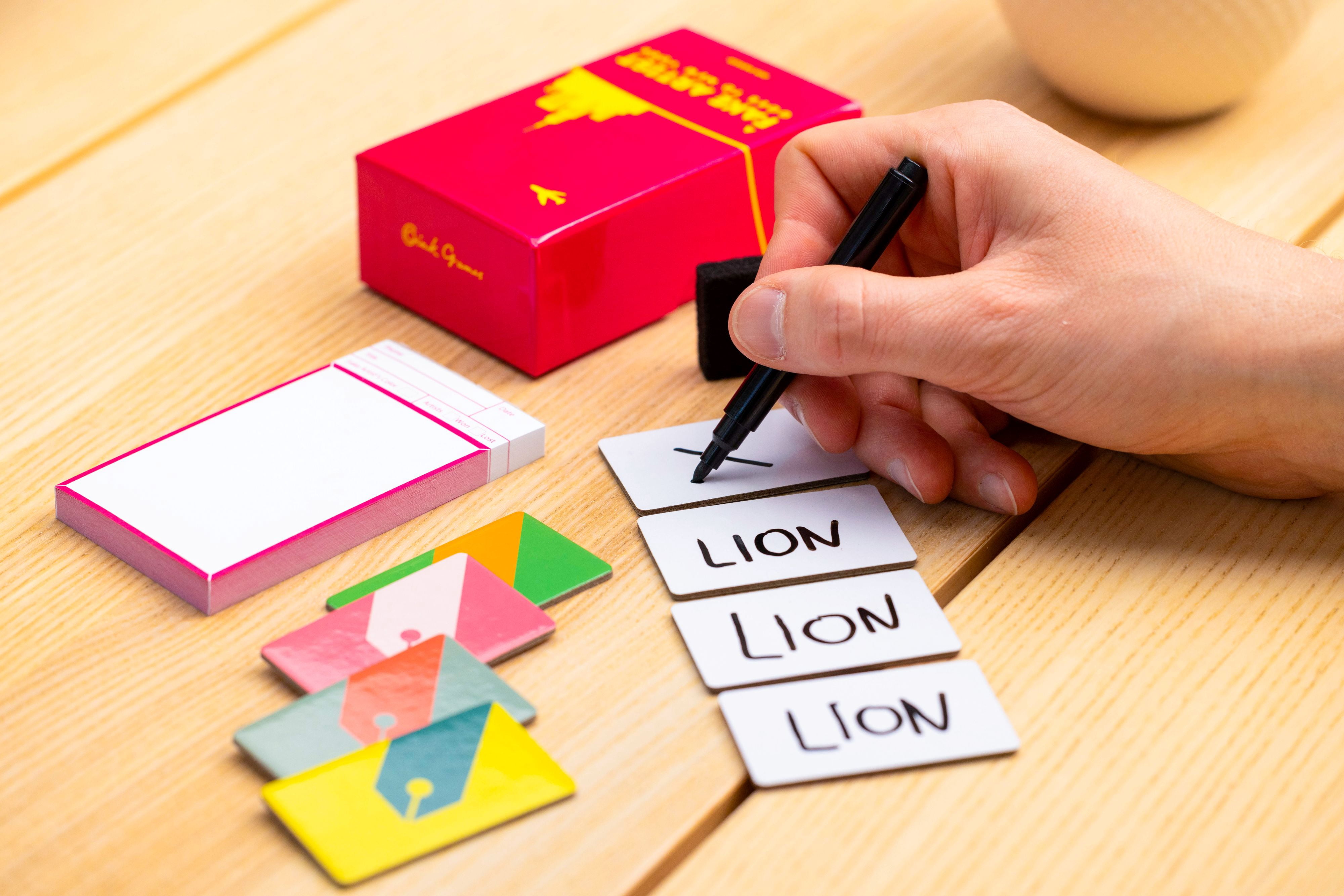 Oink Games A Fake Artist Goes to New York - Japanese Social Deduction Party Game for Families & Adults, Creative Bluffing, Hidden Roles, 5-10 Players, Ages 8+