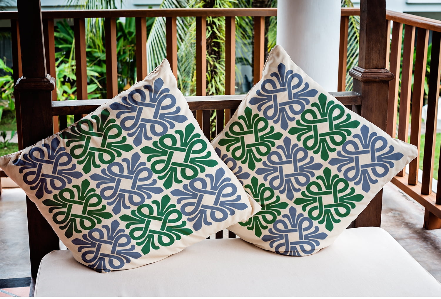 16"x16" Square Simply Daisy Tiki Square Poly Indoor/Outdoor Pillow, Meadow Green Qty 1