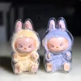 thumbnail image 3 of Lindo Labubu los monstruos latido del corazón Macaron cara esmaltada Linda figura de Pvc de peluche adorno de mesa juguete Kawaii regalo de cumpleaños para niños, 3 of 5