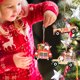 thumbnail image 4 of Colgantes de madera de Navidad lindos adornos colgantes de árbol de Navidad manualidades de madera DIY para el hogar fiesta de Navidad decoraciones de Año Nuevo 2024, 4 of 4