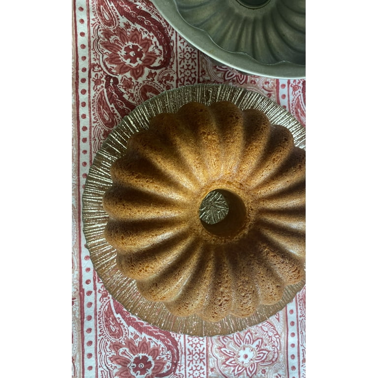 USA Pan Fluted Tube Cake Pan, 10 x 3