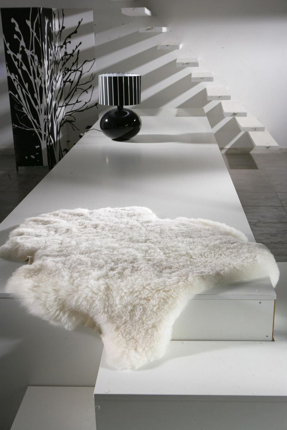 ICELANDIC SHEEPSKIN SHORT-HAIRED RUG 2' X 3'