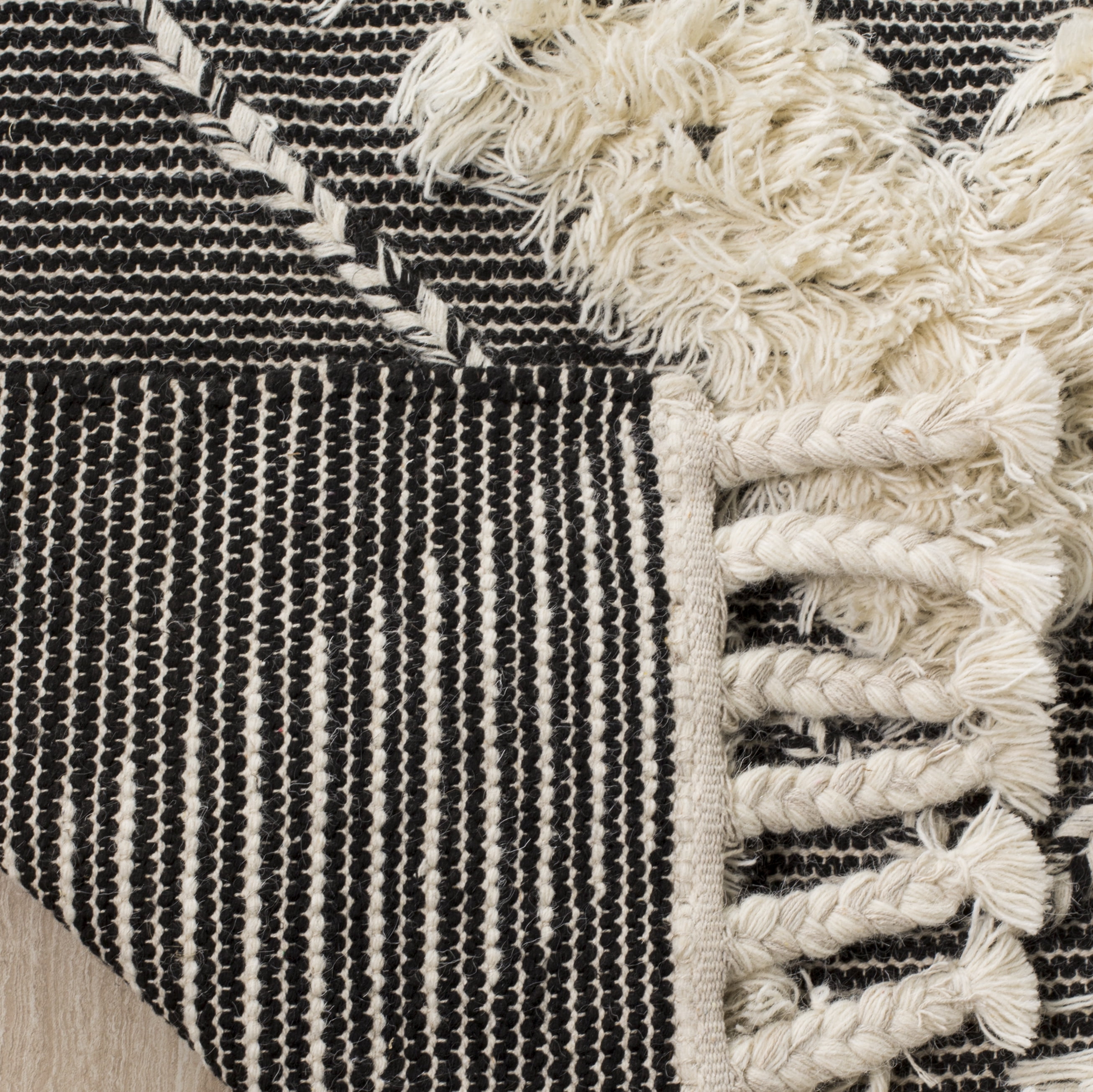 Safavieh Kenya Jannine Geometric Runner Rug, Black/Ivory, 2'3" x 8'