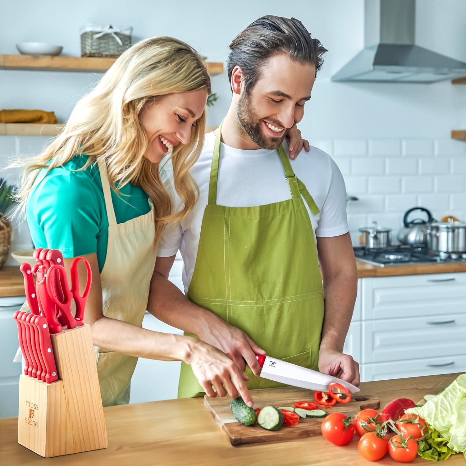 Moss & Stone 14-piece Red Knife Block Set, Stainless Steel Knife Set Premium Kitchen knives Set With High-Carbon Stainless Steel Blades, And Wooden Block Set Cutlery Knife Set, Kitchen Knife Set