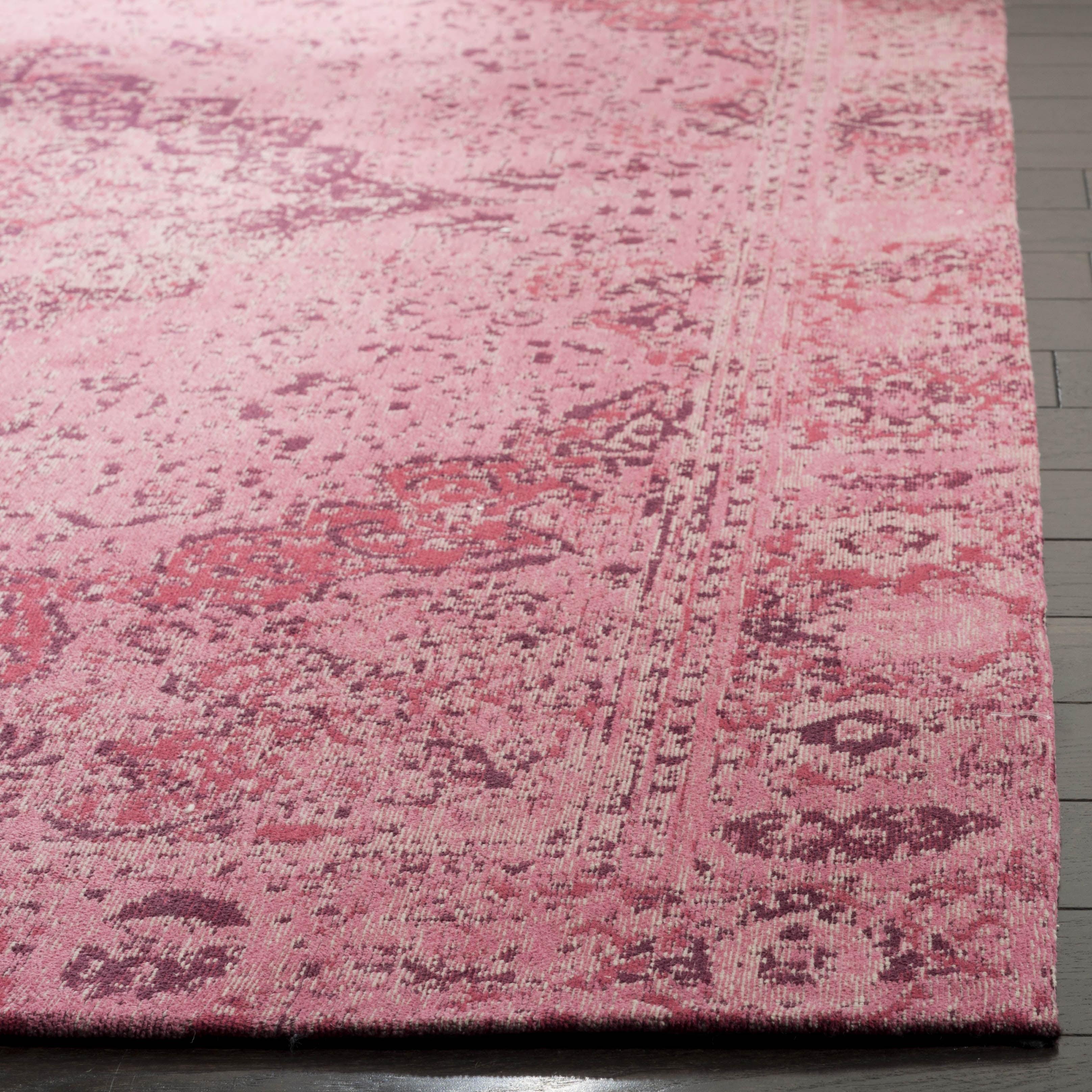 SAFAVIEH Classic Vintage Tris Floral Bordered Polyester Area Rug, Fuchsia, 8' x 10'
