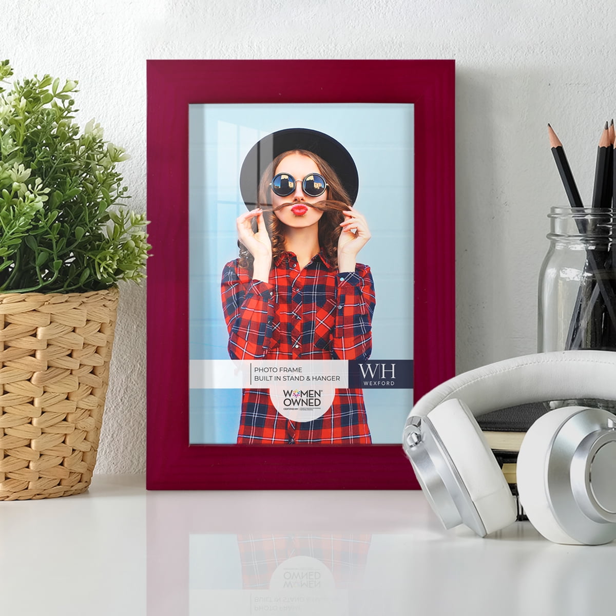 Woodgrain 5 in. x 7 in. Cherry Red Picture Frame