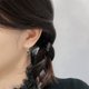 thumbnail image 4 of Pendientes blancos, cristales negros, pendiente de diamantes negros chapados en oro, 4 of 5