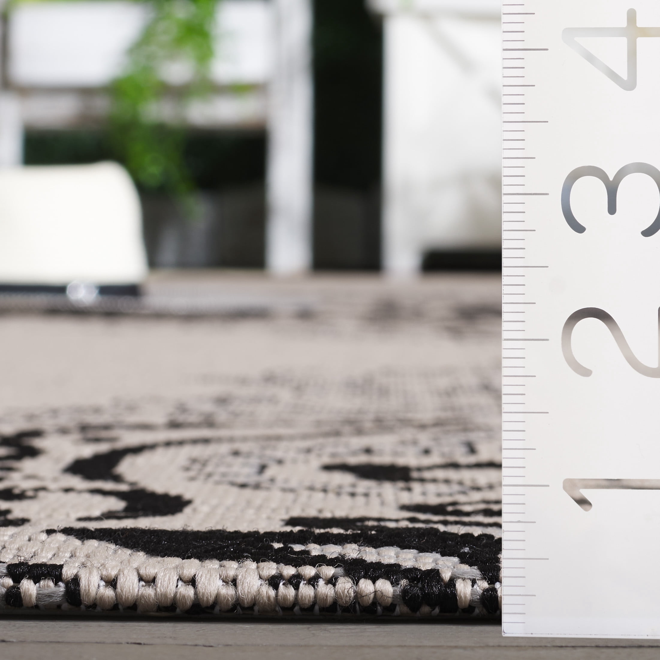 Safavieh Courtyard Penelope Damask Indoor/Outdoor Area Rug, Creme/Black, 7'10" x 7'10" Square