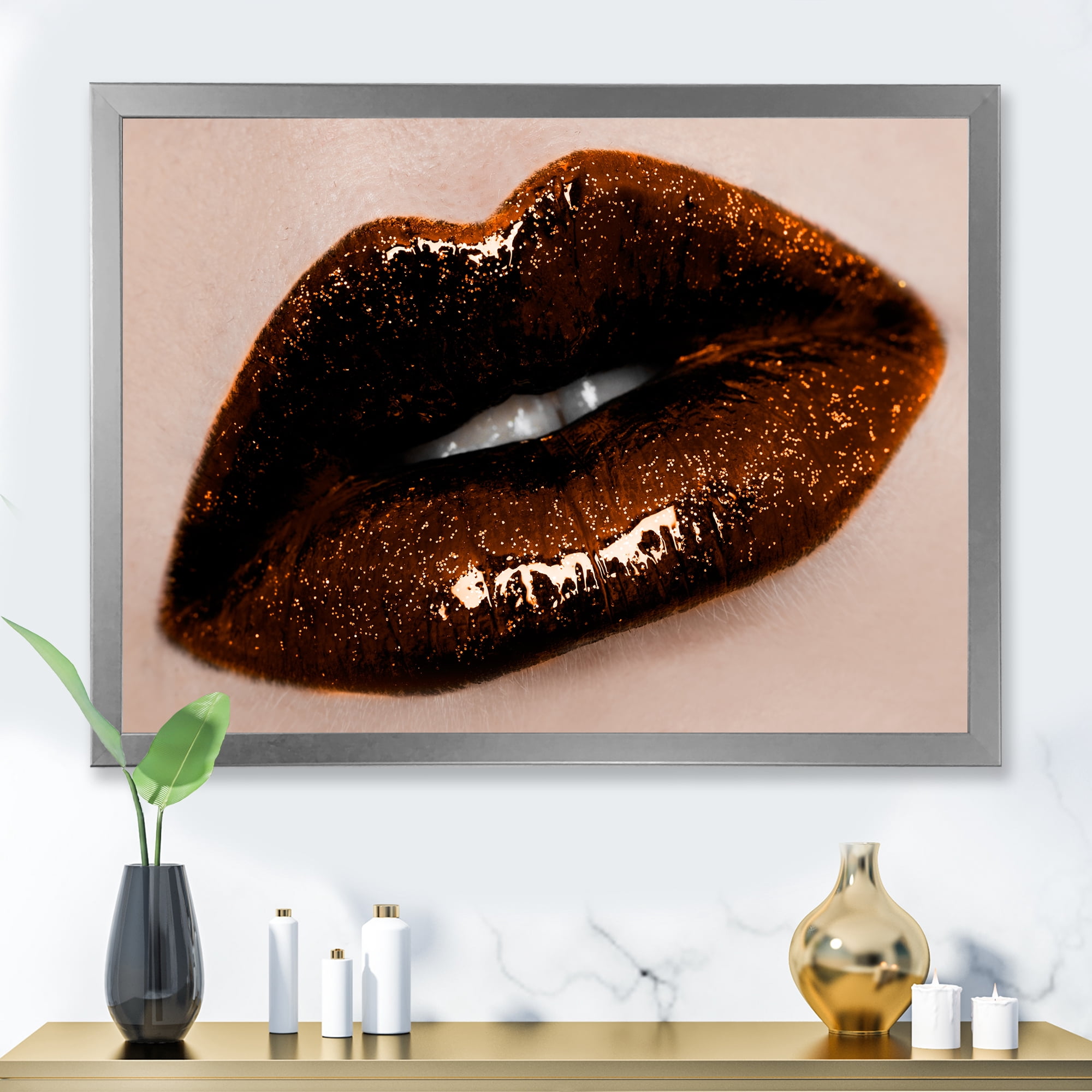 Designart 'Close-Up Of Gorgeous Female Lips II' Modern Framed Art Print