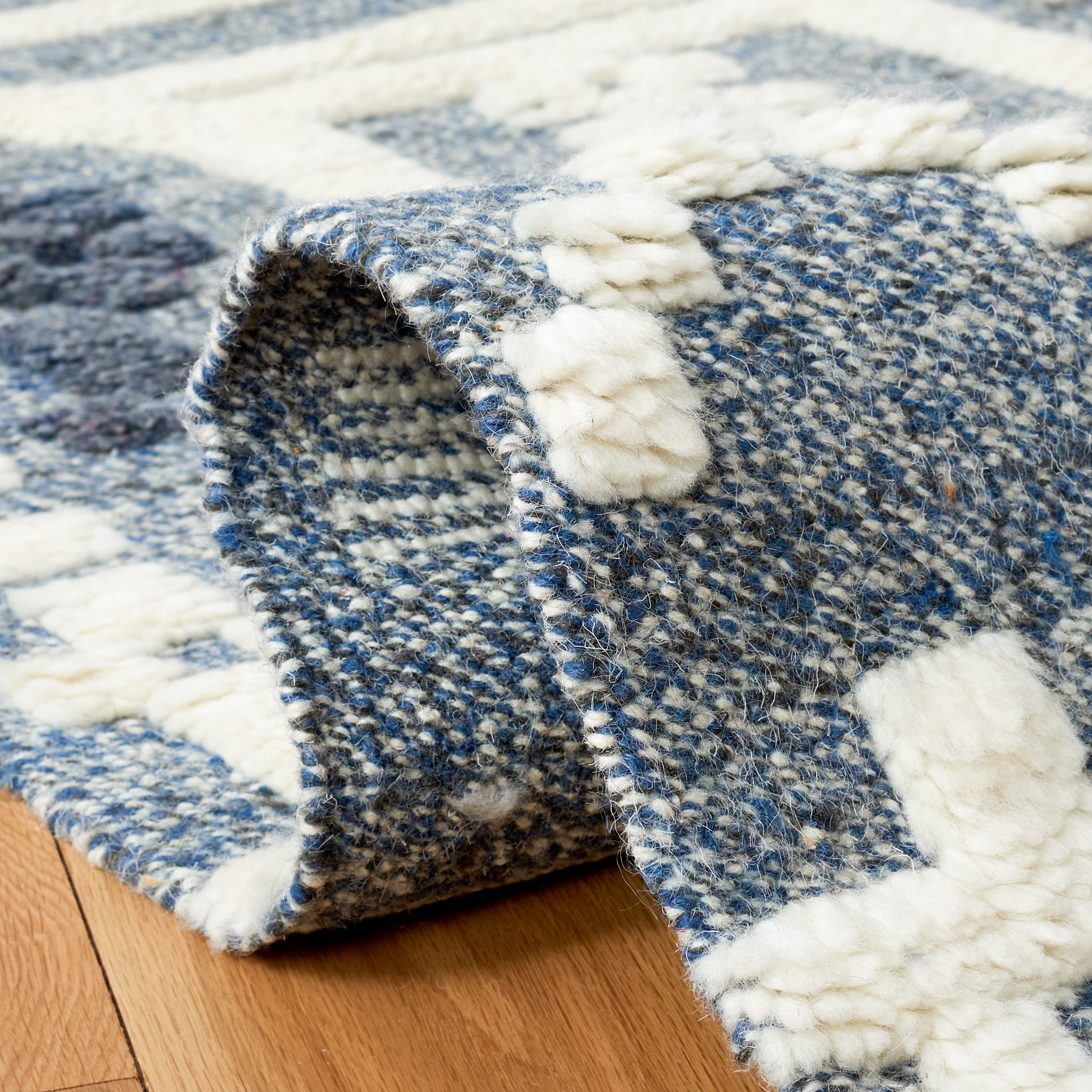 SAFAVIEH Casablanca Eric Geometric Wool Runner Rug, Blue/Ivory, 2'3" x 8'