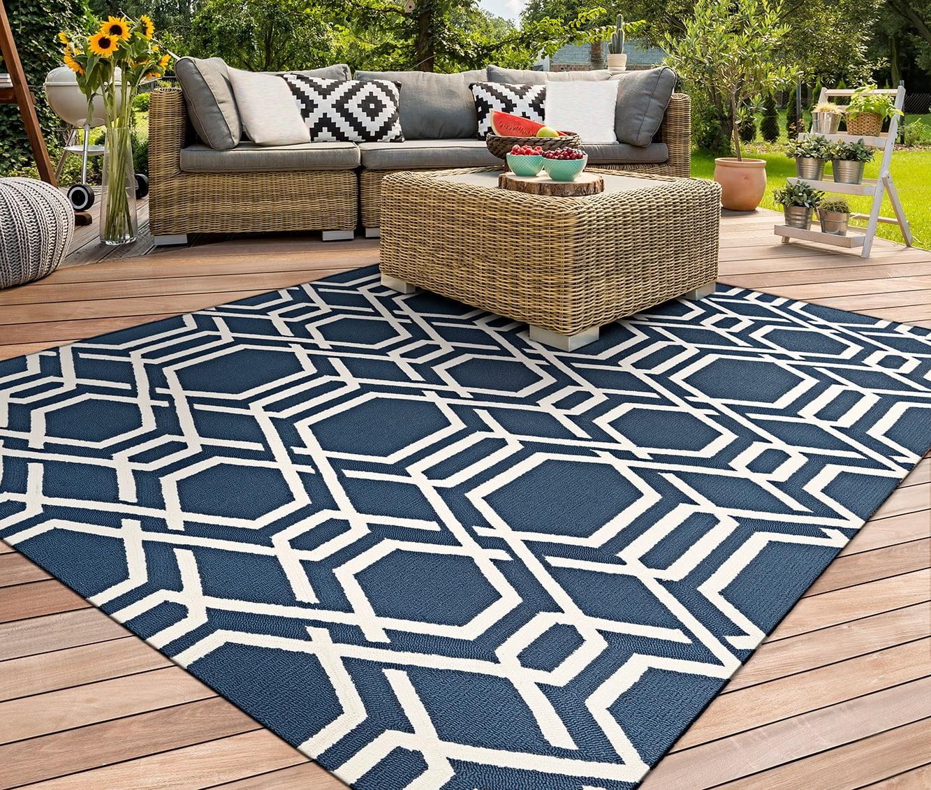 Couristan Covington Ariatta Indoor/Outdoor Area Rug, 2' x 4', Navy
