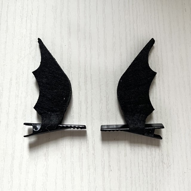 1 Pairs Halloween Hair Clips Bat Wings Clip Devil Clips Hairpin Hair Accessories for Halloween Cosplay Party Costume Bla