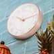 thumbnail image 2 of GOOHOCHY Reloj de pared creativo y sencillo de plástico para colgar en la pared, de cristal y silencioso., 2 of 8