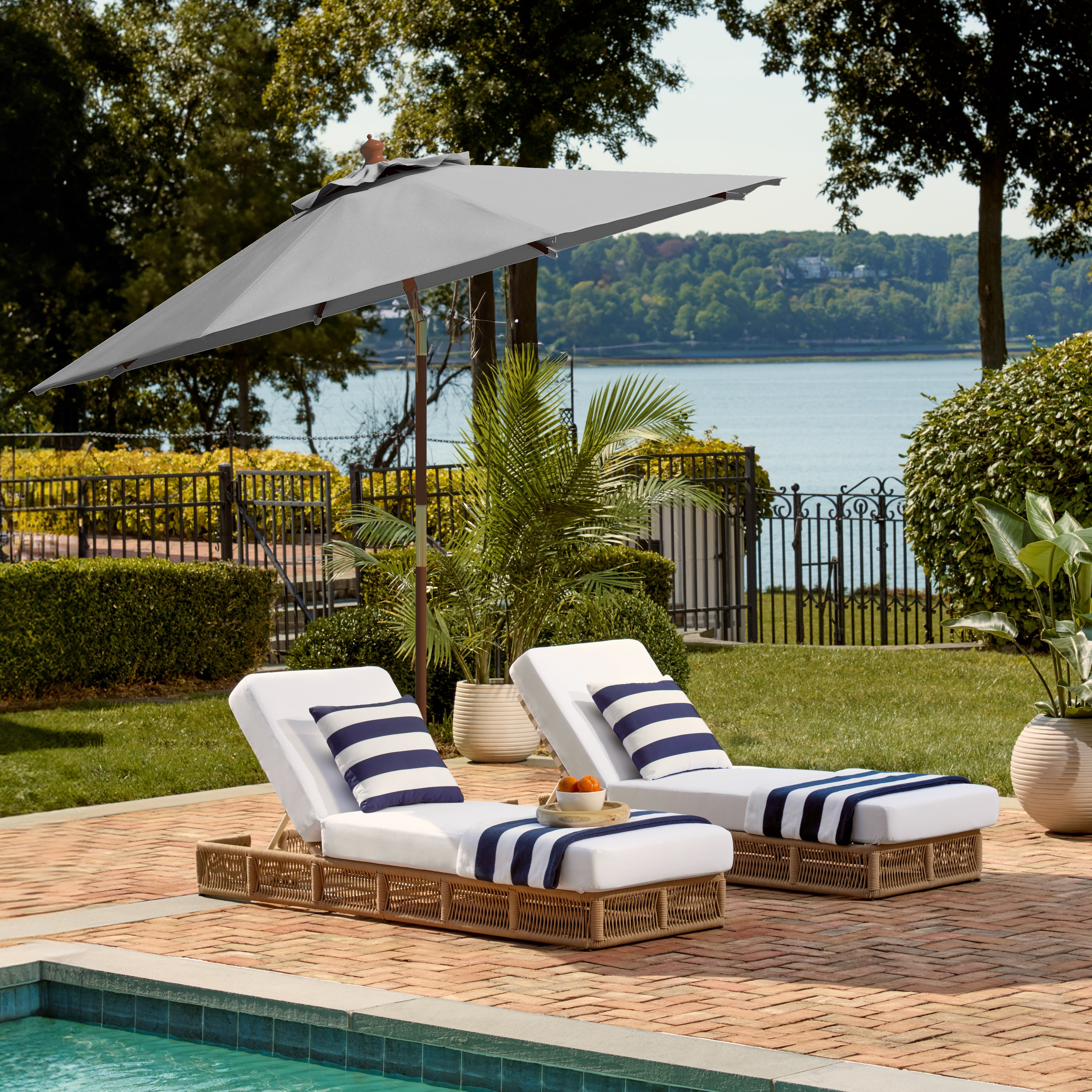 Safavieh Cannes 9' Market Push Wooden Patio Umbrella, Grey
